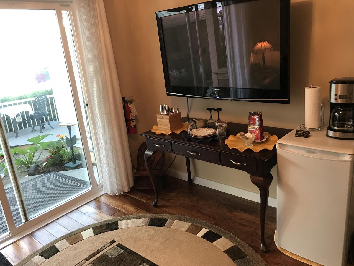 Donna'S Bed & Breakfast ホワイトロック エクステリア 写真
